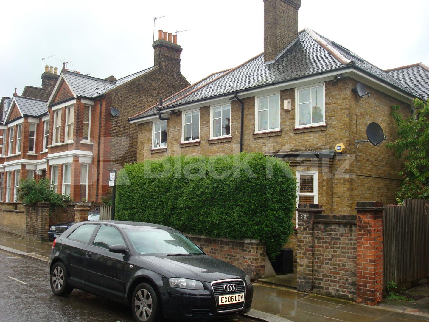 			New Instruction, Studio Apartment, 1 bath, 1 reception Flat			 Brewster Gardens, LABROOKE GROVE